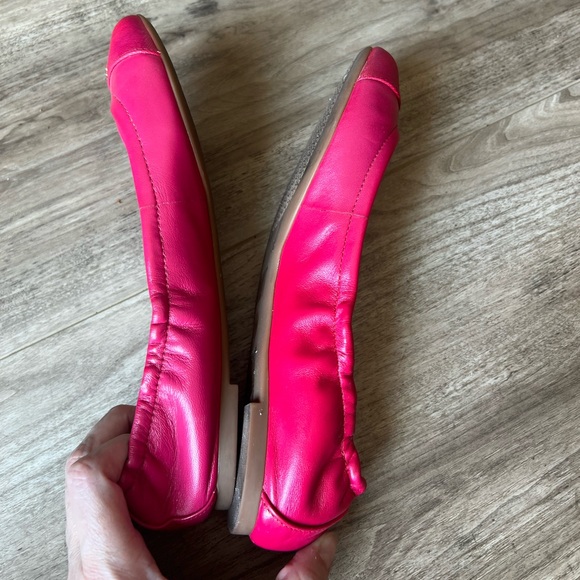 Tory Burch Fuchsia Leather Flats 7.5 excellent condition! - Picture 8 of 11